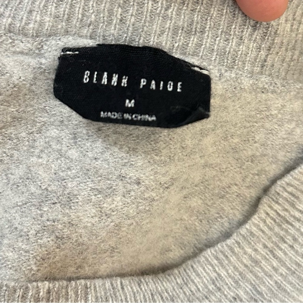 Blank Paige Gray Just Love Embroidered Crop Cashmere Wool Blend Sweater sz M - Picture 8 of 8